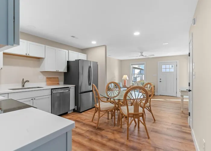 Charming Bayside W Deck 74th Street Ocean