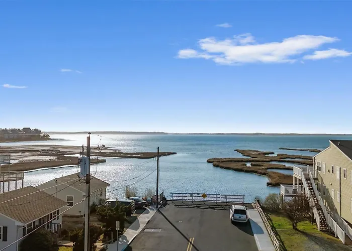 Charming Bayside W Deck 74th Street Ocean Holiday home *