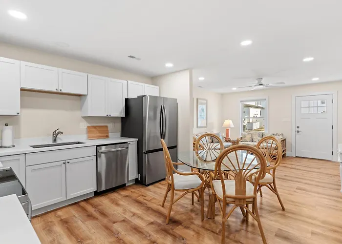 Charming Bayside W Deck 74th Street Ocean Holiday home