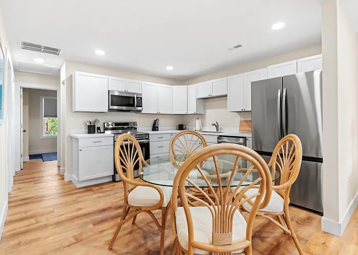 Charming Bayside W Deck 74th Street Ocean